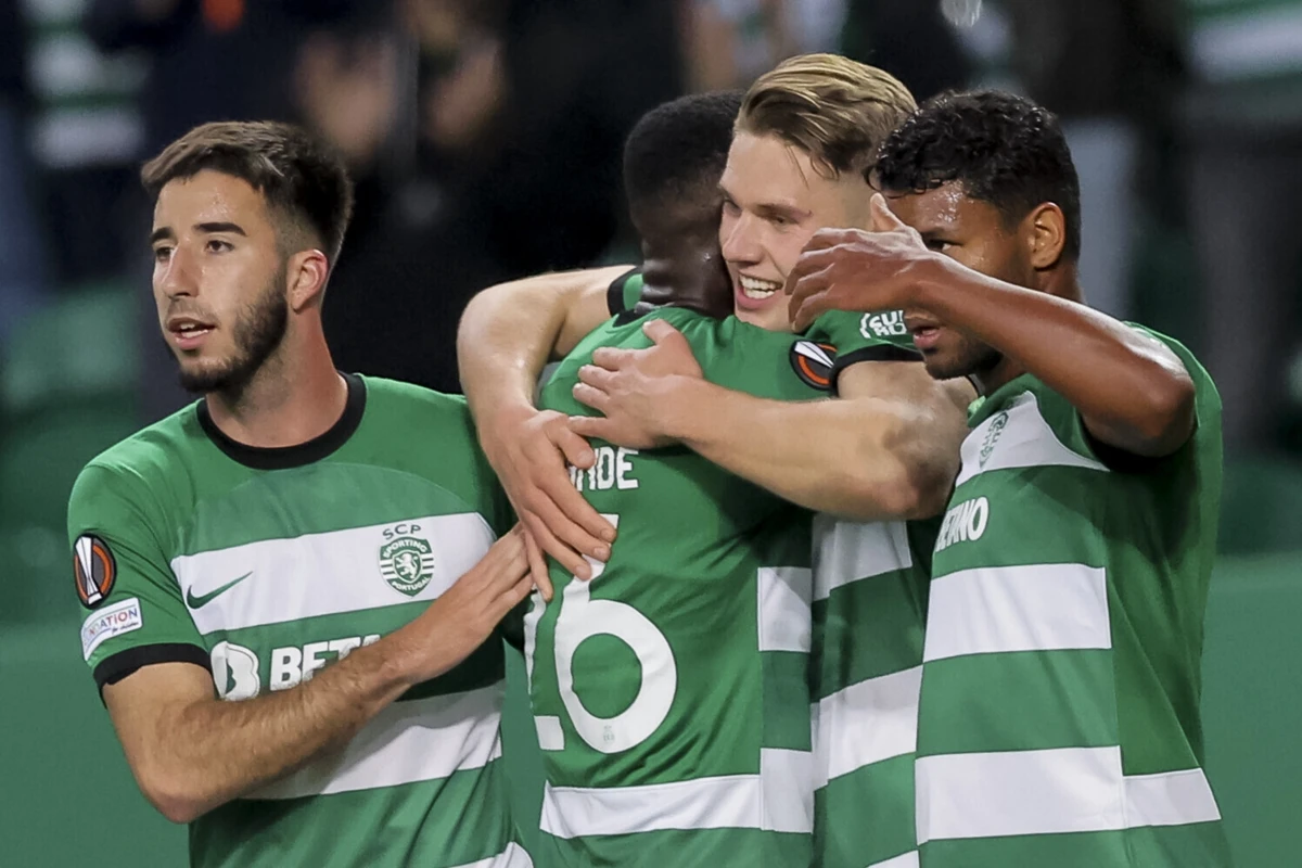 Matheus Reis festeja golo de Gyokeres (Créditos: Gerardo Santos/Global Imagens)