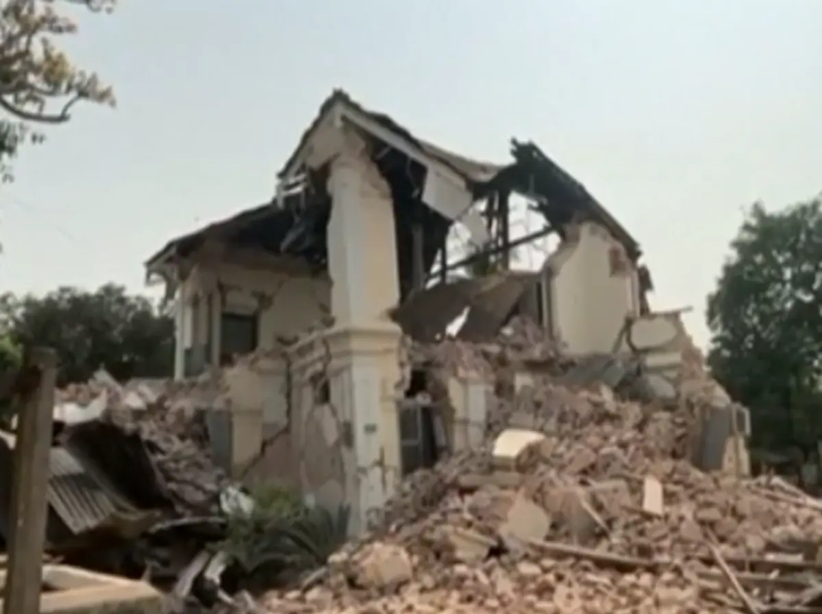 Imagem de contexto do artigo Sismo em Mynamar: 70% da cidade de Sagaing está destruída