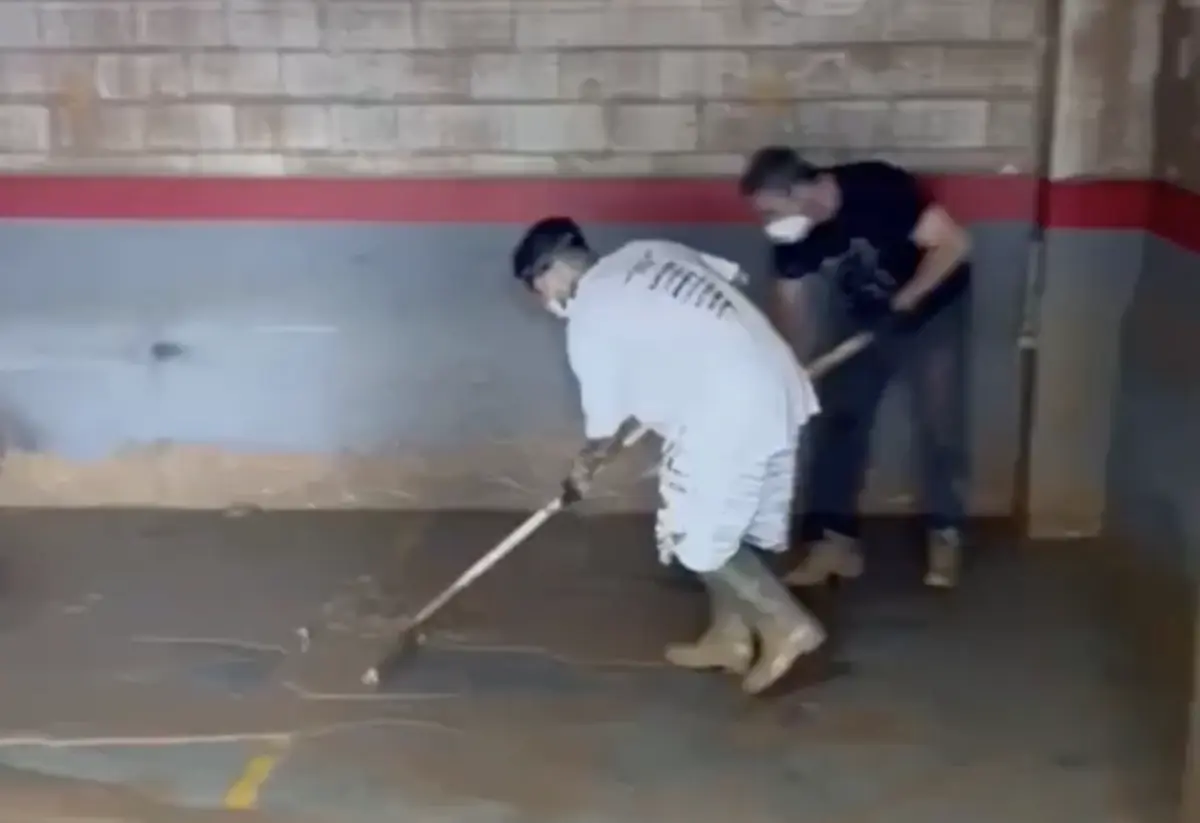 Imagem de contexto do artigo Jogador do Osasuna renuncia a jogar a Taça do Rei para ajudar nas limpezas em Valência