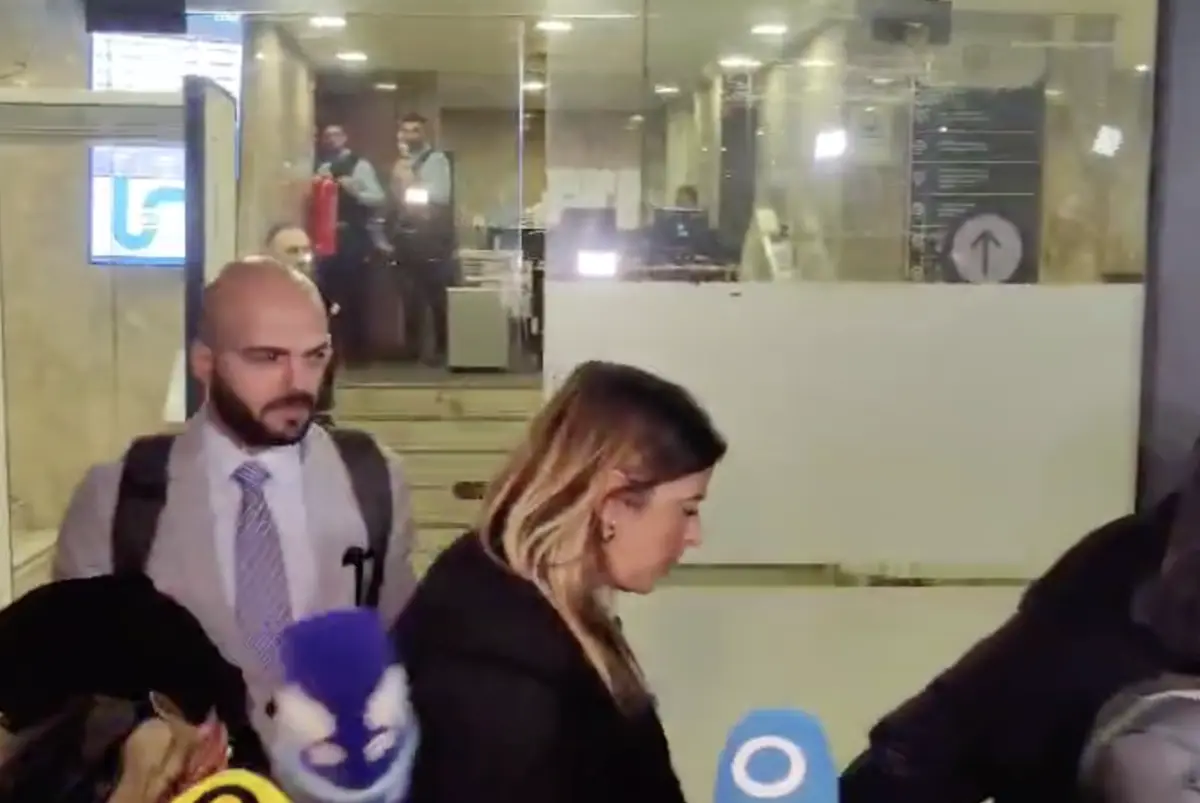 Imagem de contexto do artigo O momento em que Sandra Madureira deixa o Tribunal de Instrução Criminal