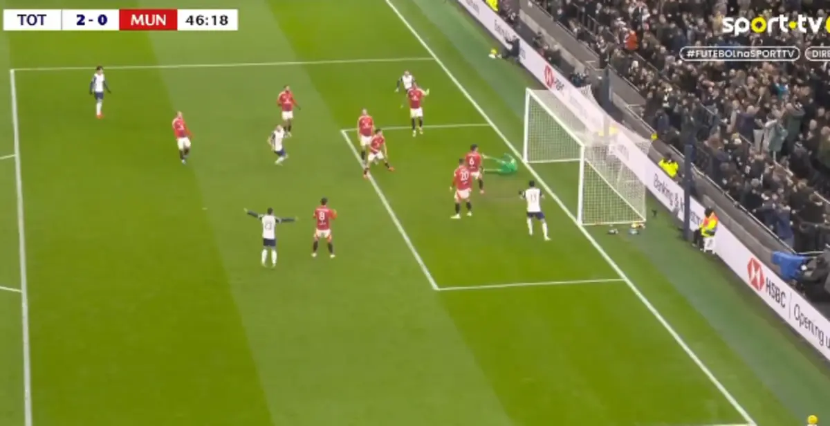 Imagem de contexto do artigo Pior era difícil: Manchester United sofre novo golo a abrir a segunda parte