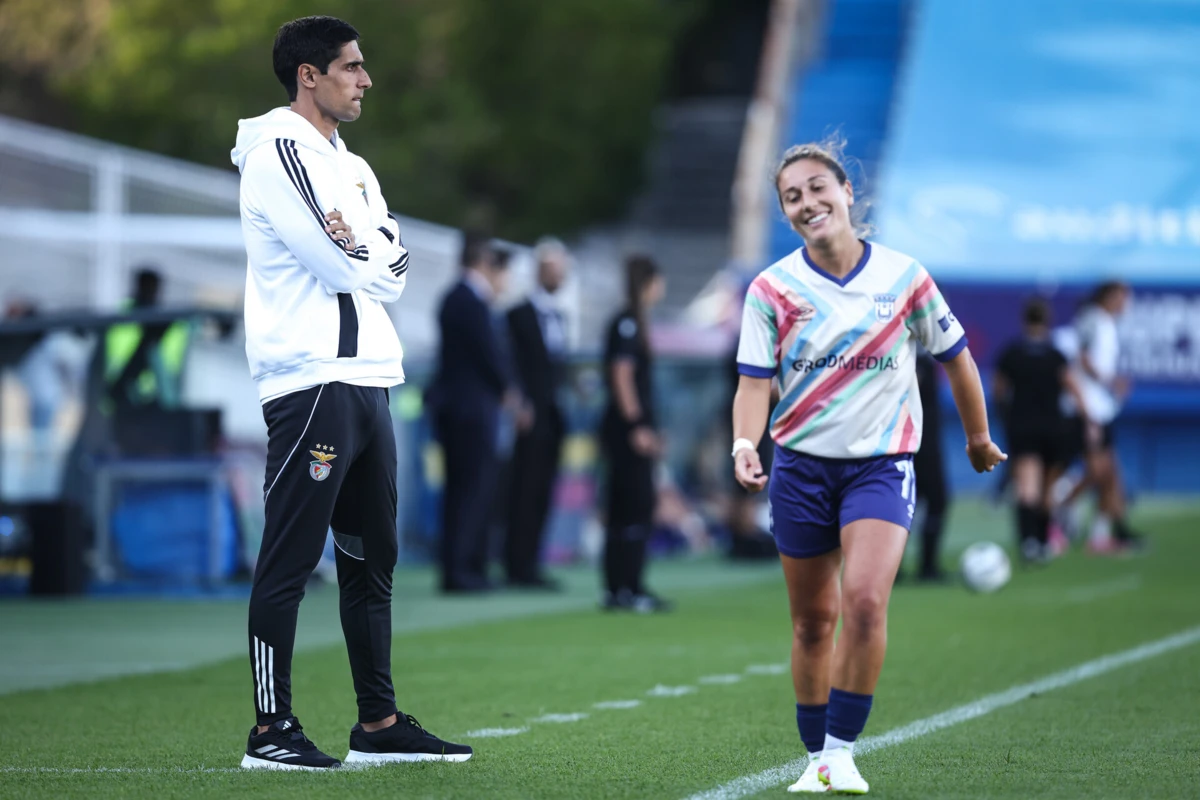 Ivan Baptista, treinador da equipa feminina de futebol do Benfica (créditos: Rodrigo Antunes)