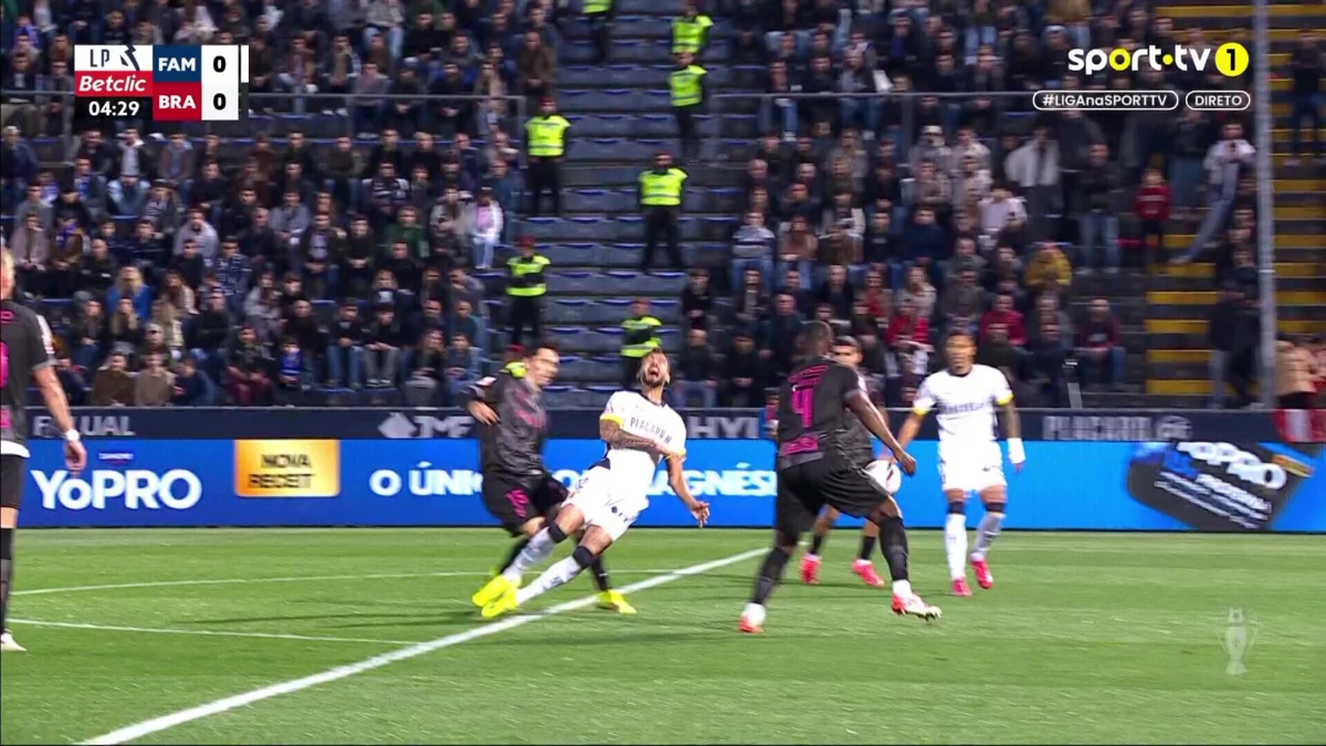 Imagem de contexto do artigo Famalicão-Braga: VAR, penálti e golo de Justin de Haas. Ora veja