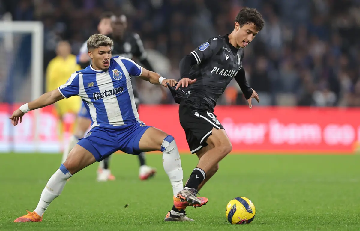 Mitrovic num jogo frente ao FC Porto