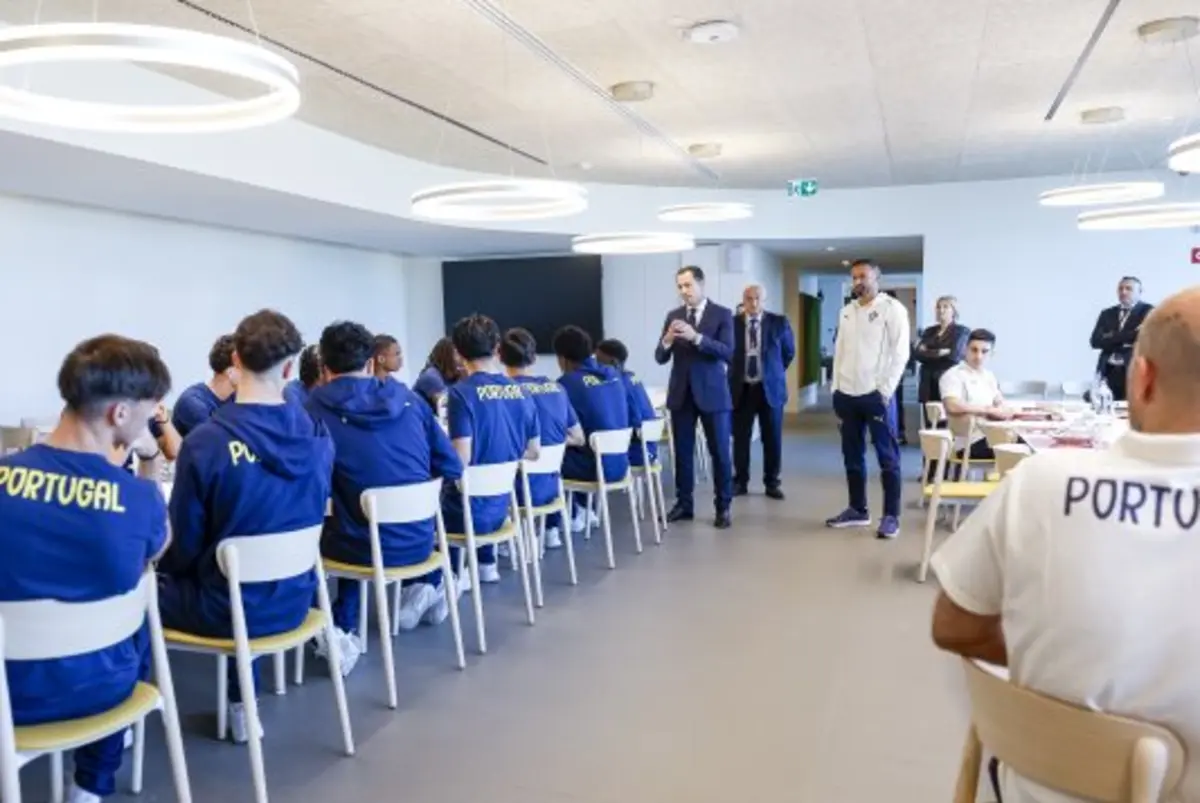 Pedro Proença esteve com os sub-17 antes do início do Mundial