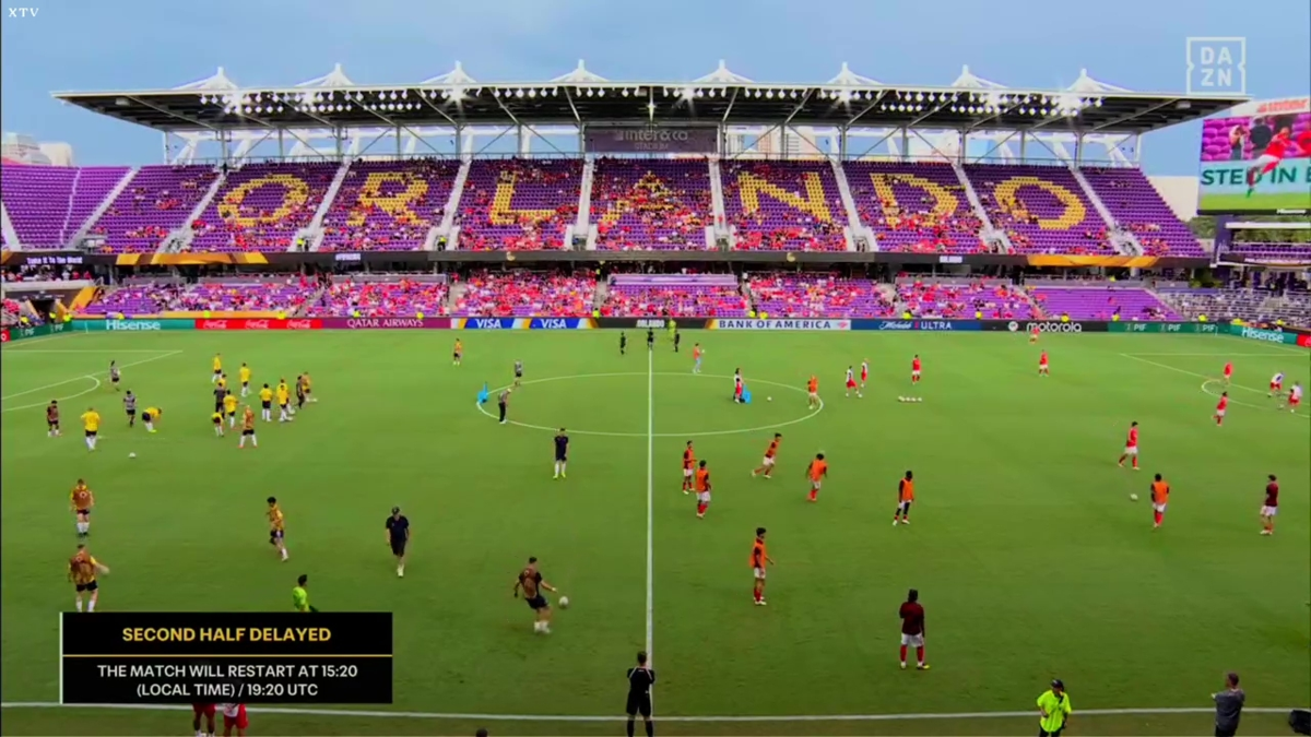 O jogo do Benfica esteve interrompido durante mais de duas horas