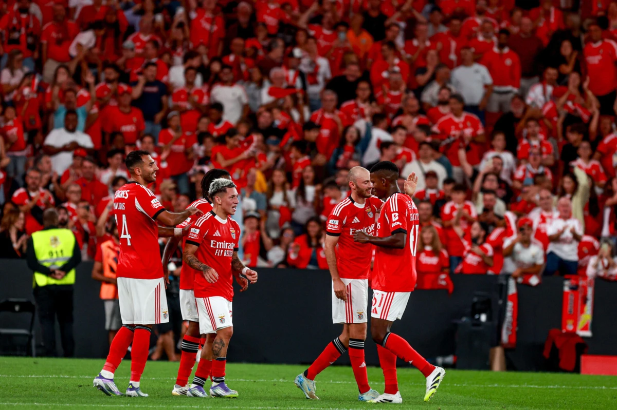 Benfica e FC Porto gastaram 216,9 milhões de euros na contratação de novos jogadores
