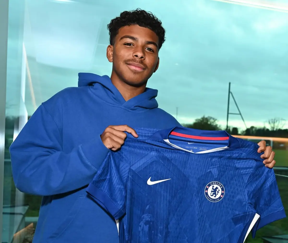 Imagem de contexto do artigo A seguir as pisadas do pai: filho de Thiago Silva com contrato profissional no Chelsea