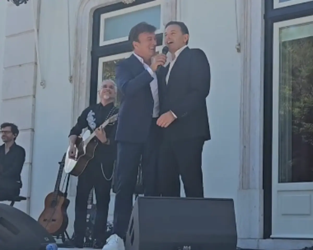 Imagem de contexto do artigo Celebração em São Bento teve um dueto de Luís Montenegro e Tony Carreira