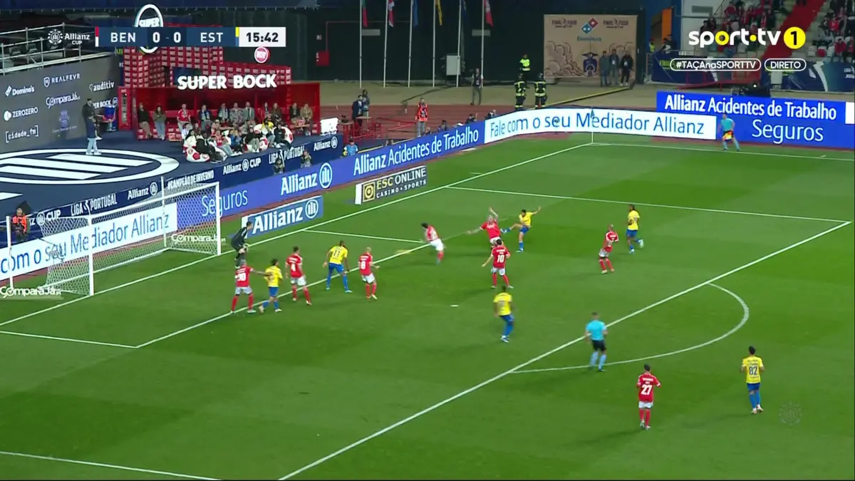 Imagem de contexto do artigo Benfica-Estoril: Rafik Guitane marca o primeiro do jogo. Veja o golo