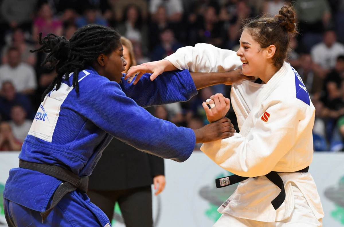 Taís Pina de azul (Créditos: AFP)