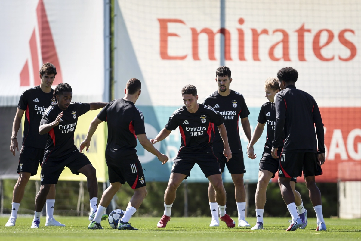 Sudakov no treino do Benfica