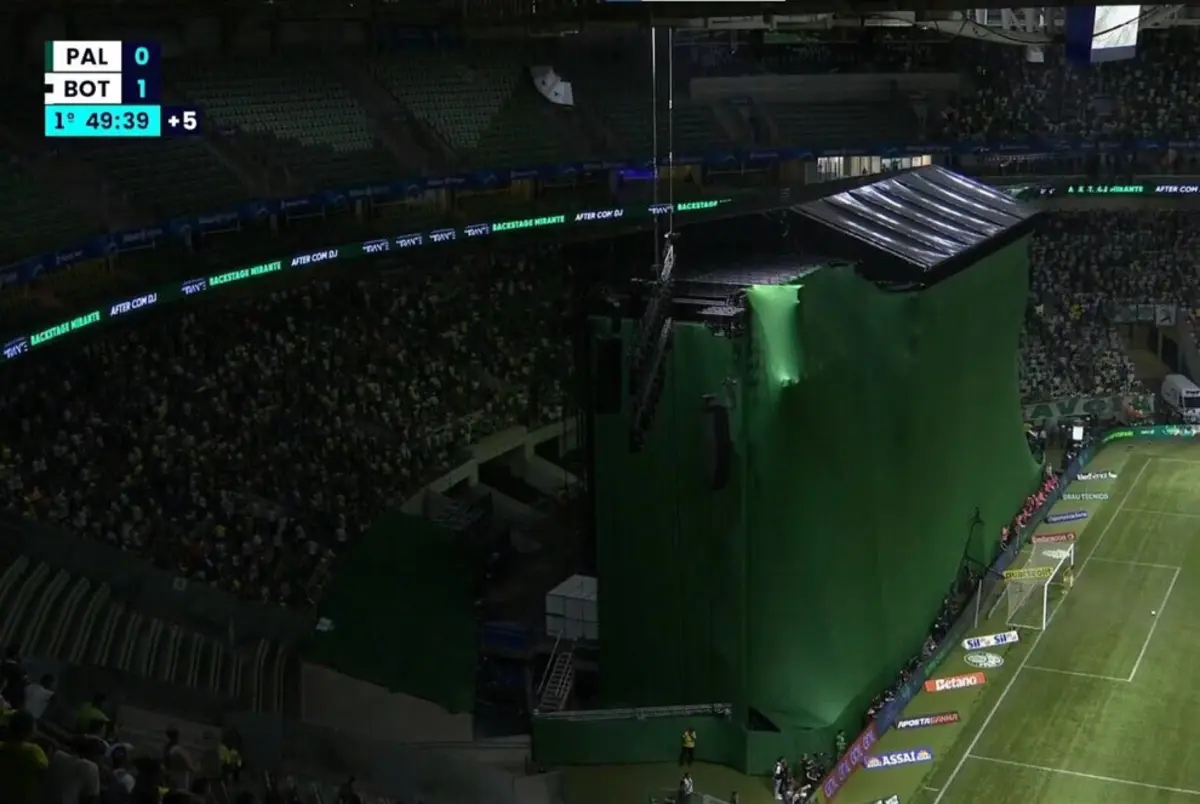 Imagem de contexto do artigo Adeptos do Palmeiras viram jogo no estádio através de um ecrã gigante