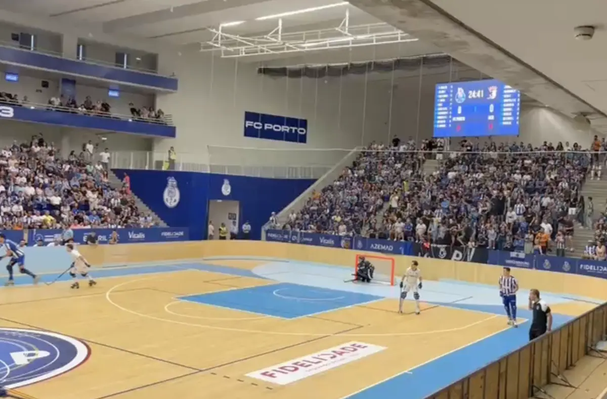 Imagem de contexto do artigo Dragão Arena completamente cheio para o FC Porto-Óquei Barcelos. Veja o ambiente