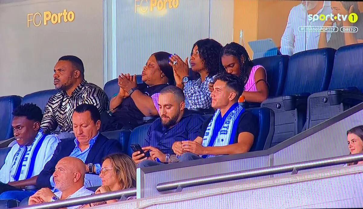 Imagem de contexto do artigo Samu e Deniz Gul assistem ao FC Porto-Rio Ave