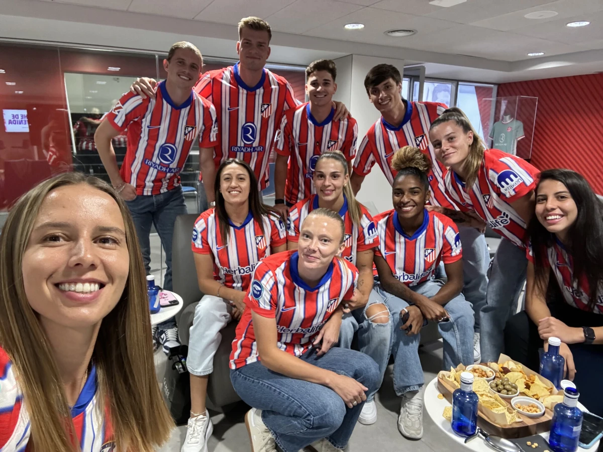 Imagem de contexto do artigo Tatiana Pinto, Álvarez, Le Normand e Gallagher apresentados com 30 mil pessoas no estádio