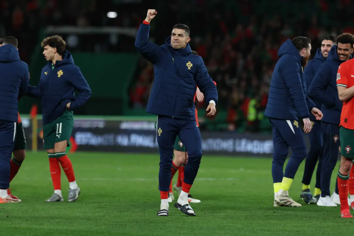 Imagem de contexto do artigo Sorridente e a agradecer o apoio: a volta pelo estádio de Cristiano Ronaldo