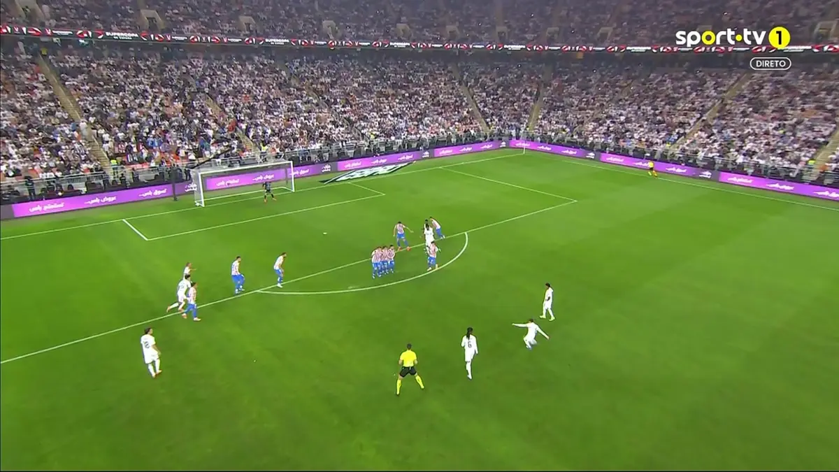 Imagem de contexto do artigo Míssil de Valverde abriu o Atlético de Madrid-Real Madrid. Veja o golo