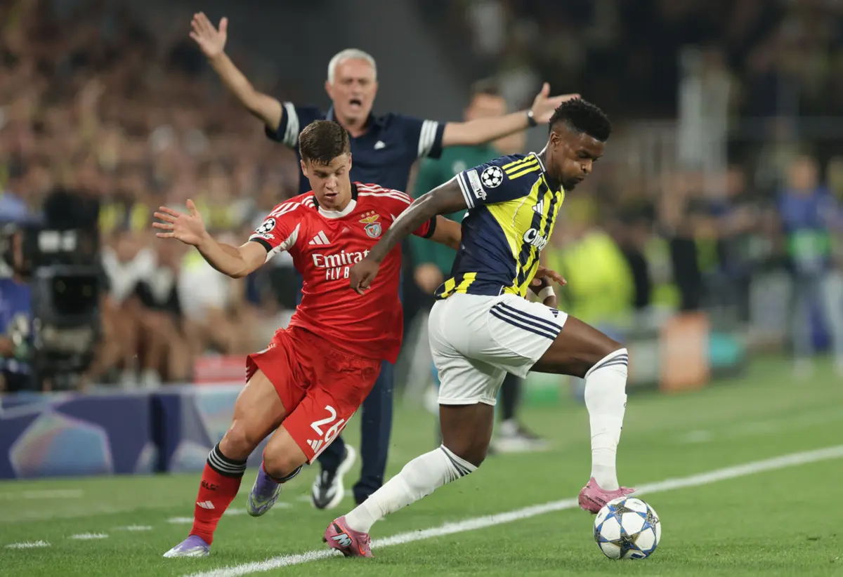 Dahl num duelo com Nélson Semedo (Créditos: EPA)