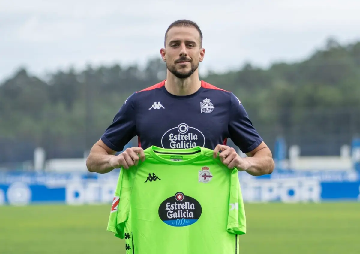 Imagem de contexto do artigo História do Deportivo convenceu o guarda-redes Helton Leite