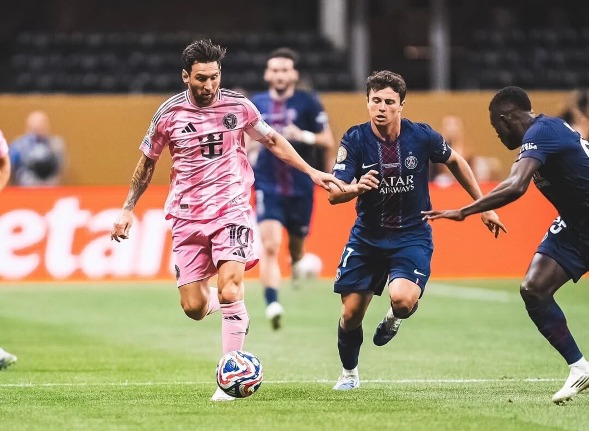 Messi e João Neves (créditos: EPA)