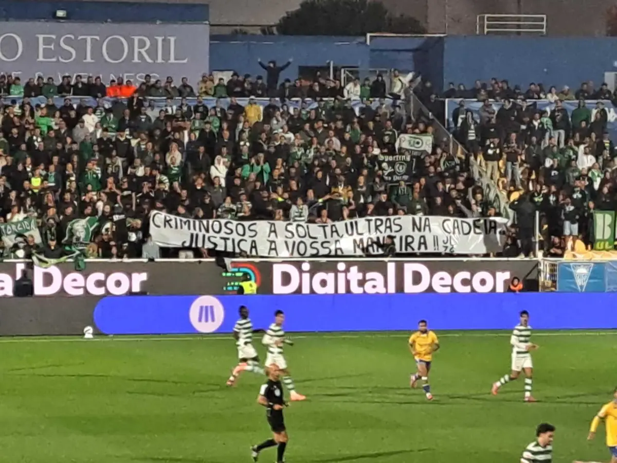 Imagem de contexto do artigo Adeptos do Sporting no Estoril exibem tarja: "Criminosos à solta, ultras na cadeia"