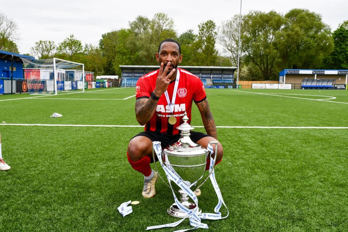 Imagem de contexto do artigo Incrível: retirou-se aos 46 anos após 28 de carreira com 51 transferências