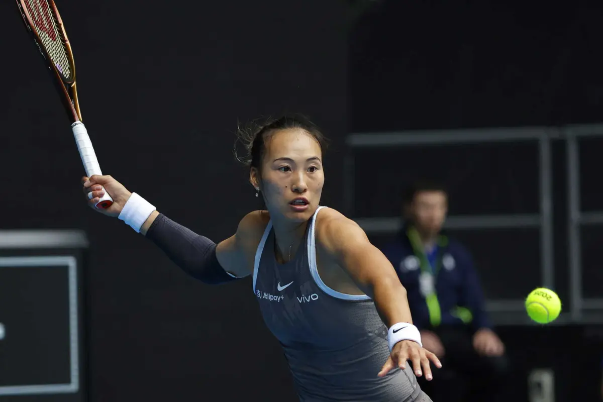 Zheng Qinwen (Créditos: EPA)
