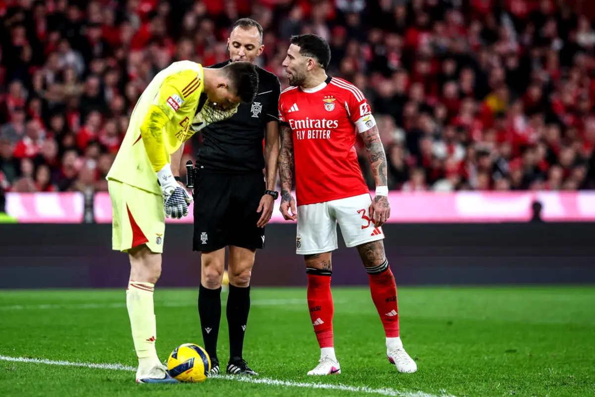 Otamendi junto a João Pinheiro