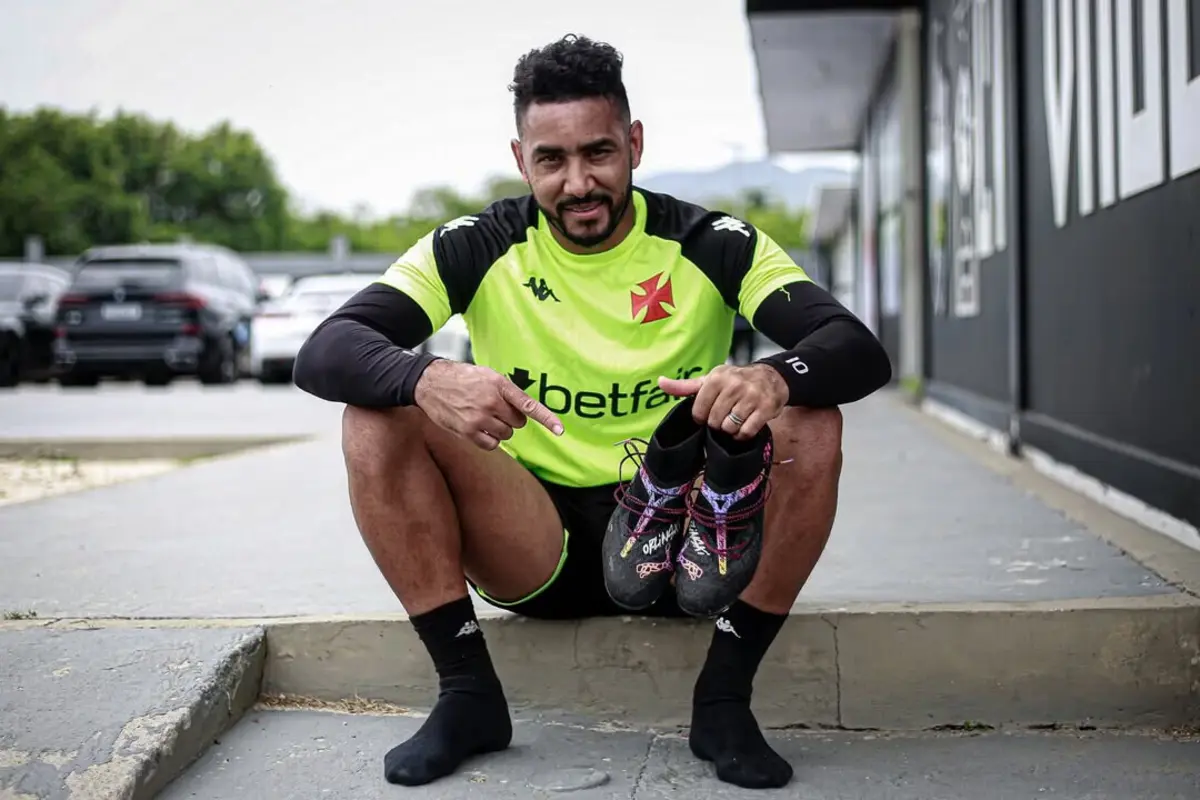 Imagem de contexto do artigo Denunciado por violência psicológica, física e sexual, Payet alega relações consentidas