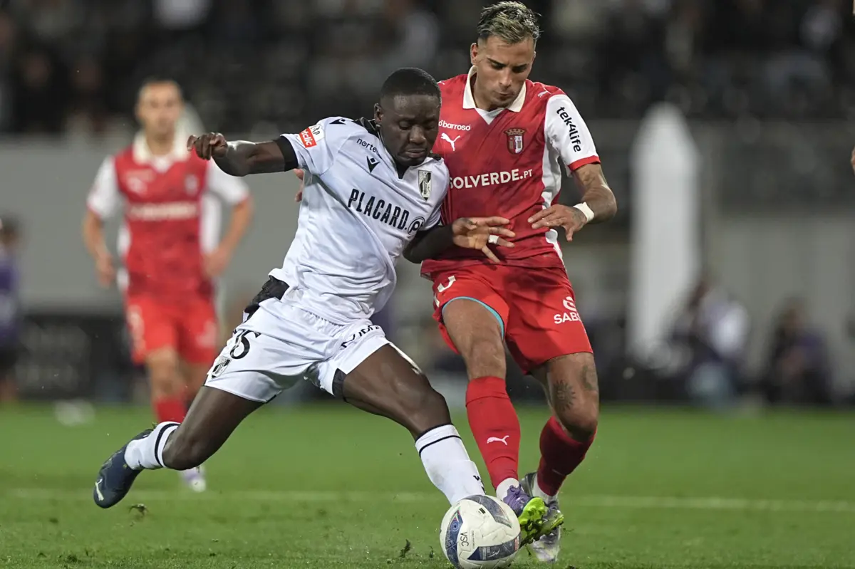 Mukendi e Zalazar no V. Guimarães-Braga