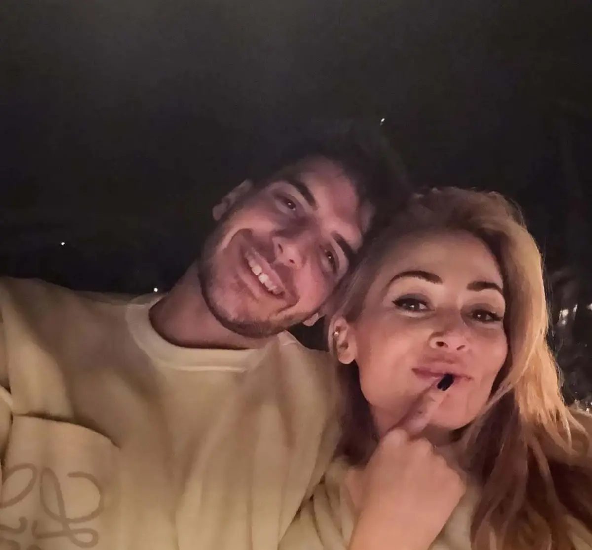 Fotis Ioannidis e Elena Voulgarak (Foto: Instagram de Elena Vulgarak)