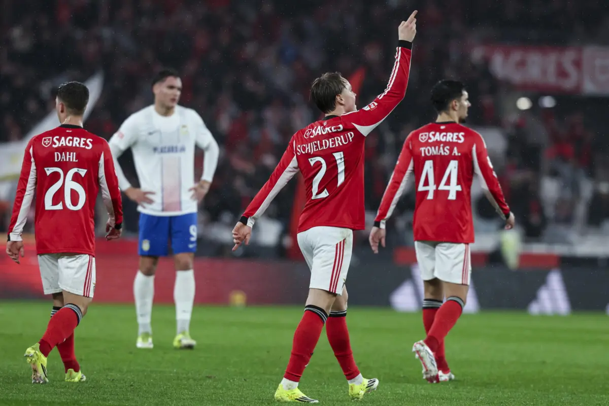 Benfica reduziu a distância para FC Porto e Sporting