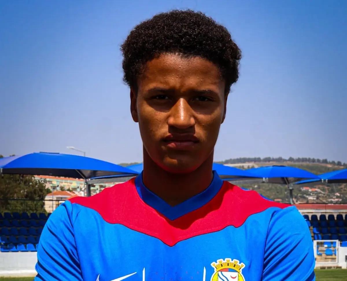 Imagem de contexto do artigo Emprestado pelo Braga, Chissumba é o 30.ª reforço do Alverca