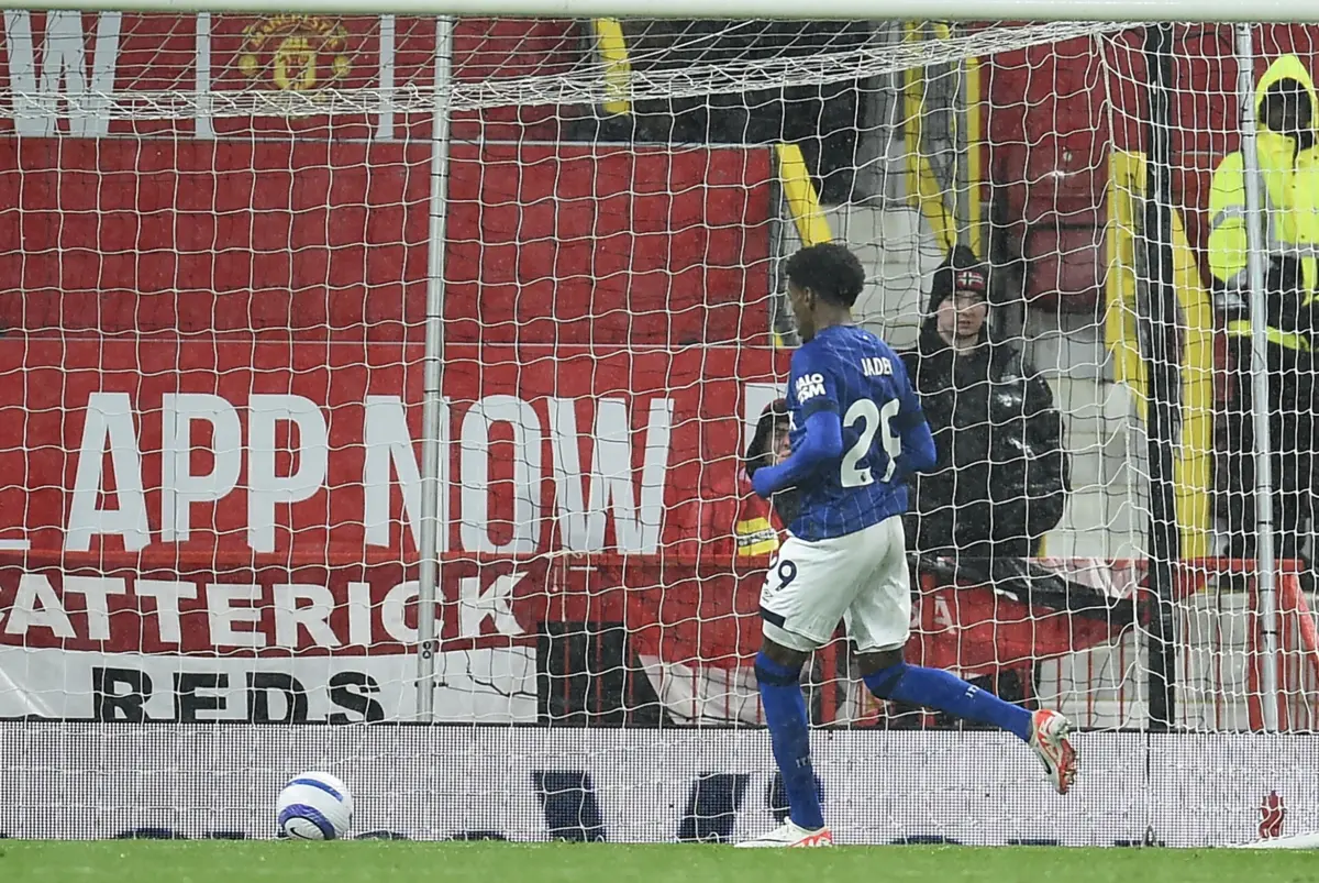 Imagem de contexto do artigo Manchester United a perder com o Ipswich após este erro defensivo. Veja o lance