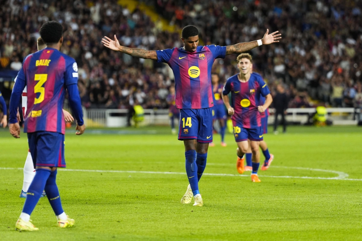 Rashford leva cinco golos pelo Barcelona