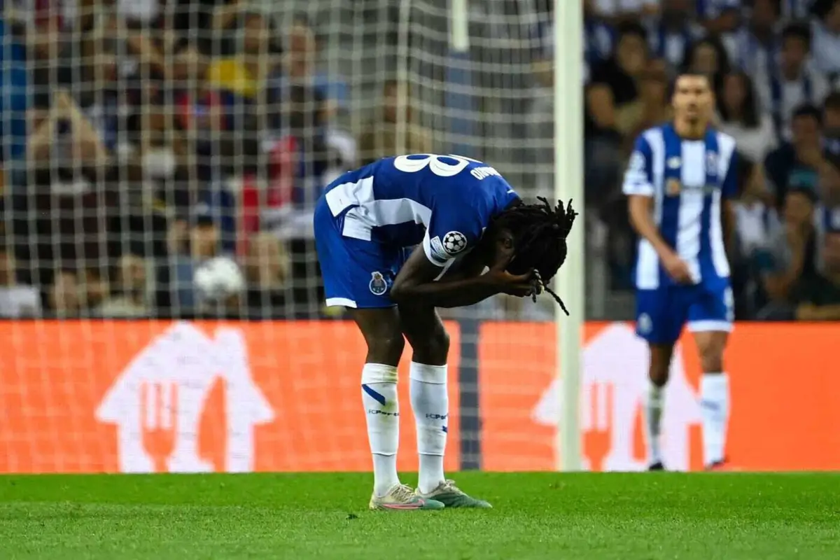 Imagem de contexto do artigo Romário Baró "vai sair ainda mais forte": "Ninguém melhor do que Conceição para o ajudar"