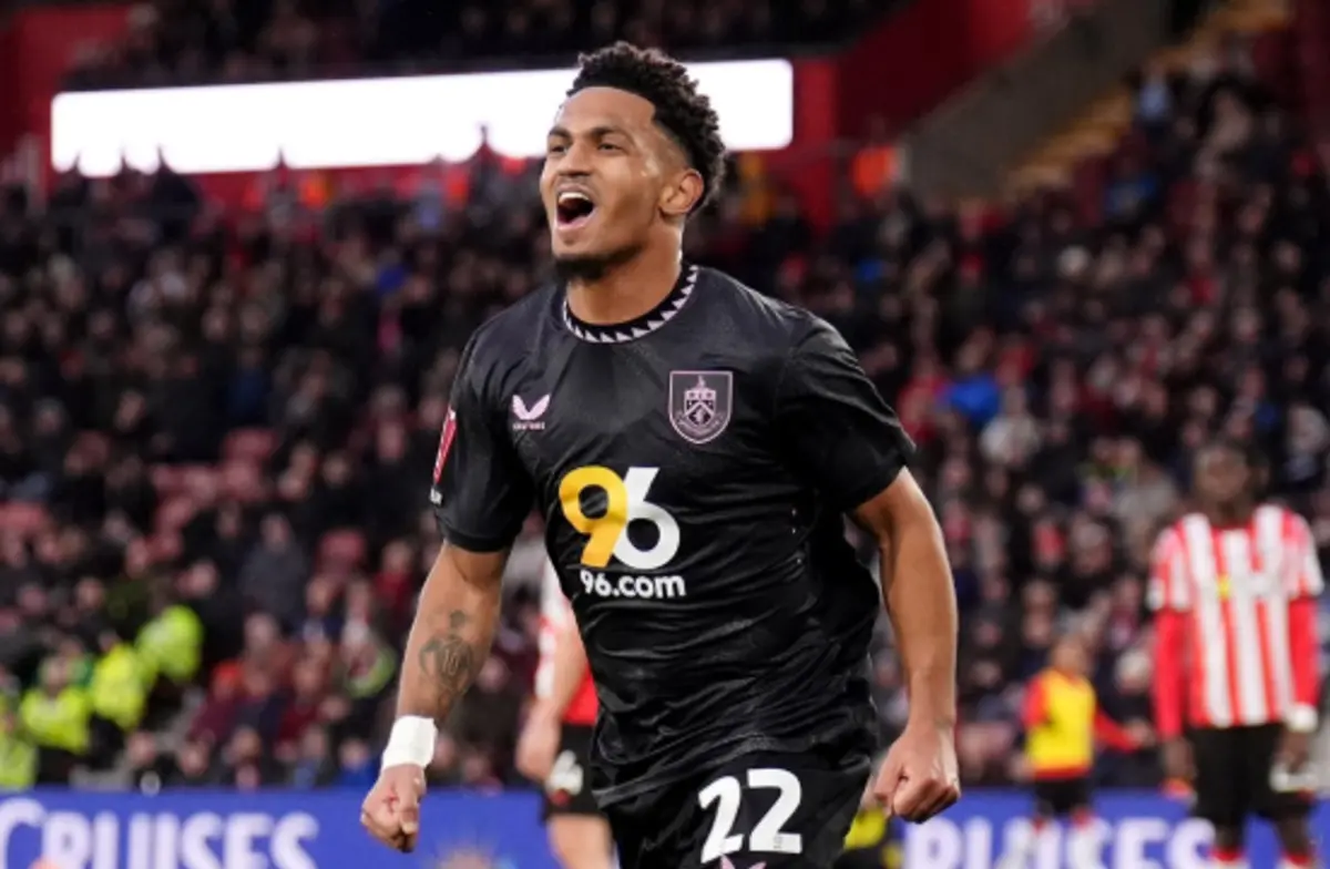 Imagem de contexto do artigo Edwards marca na estreia e dá apuramento ao Burnley na Taça de Inglaterra