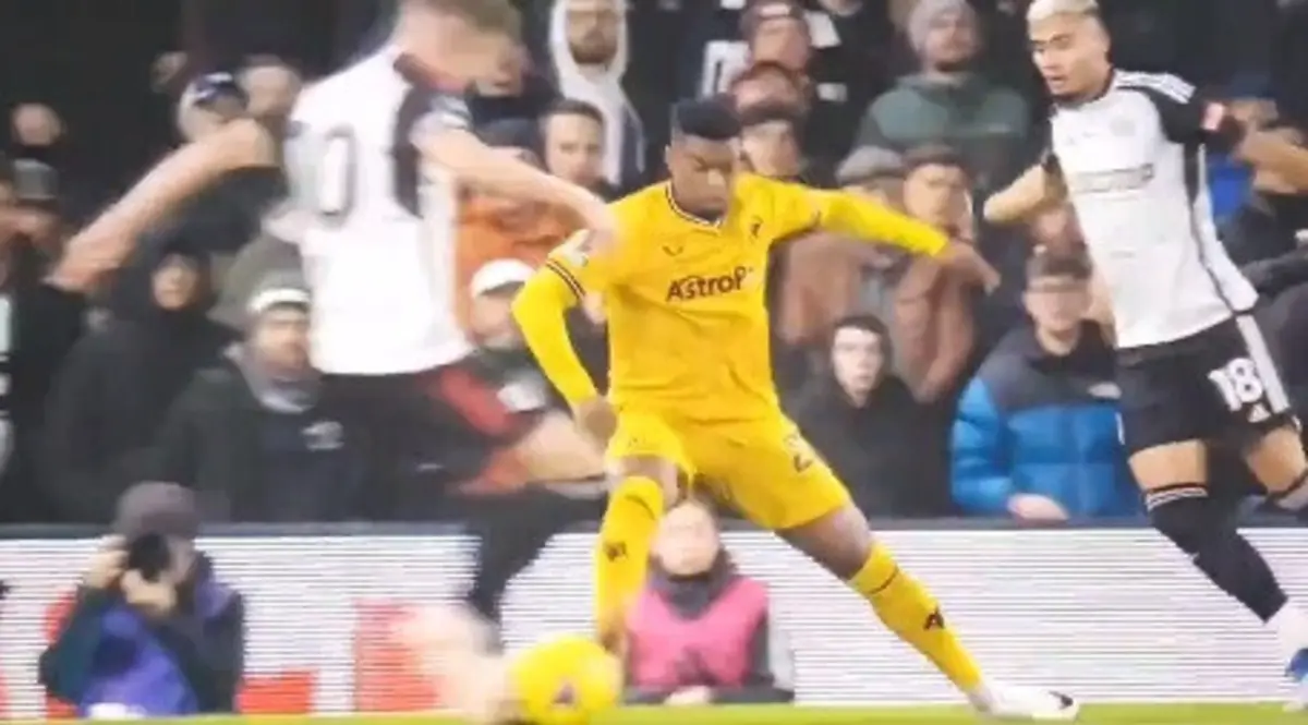 Lance entre Semedo e Cairney (Créditos: X/Reprodução)