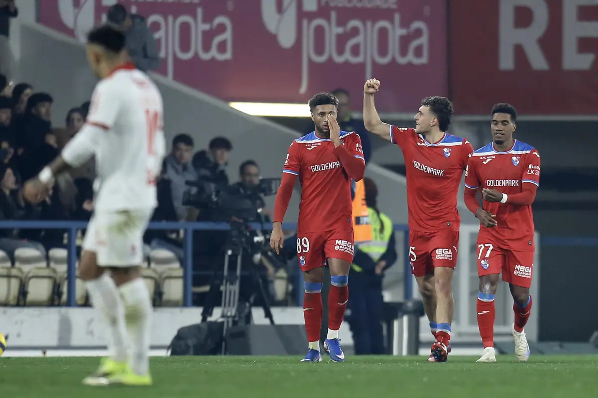 Gustavo Varela, Santi García e Murilo