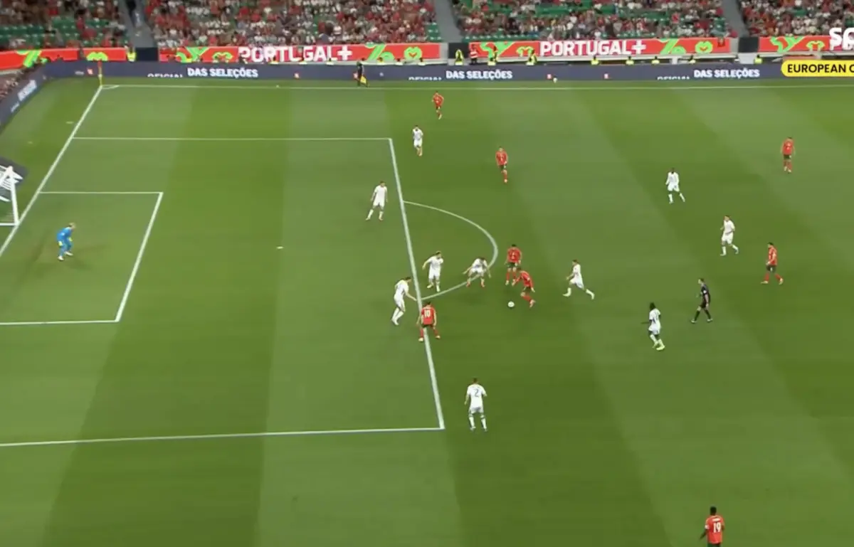 Imagem de contexto do artigo Portugal-Irlanda: Ronaldo atira ao poste e Bernardo Silva falha na recarga