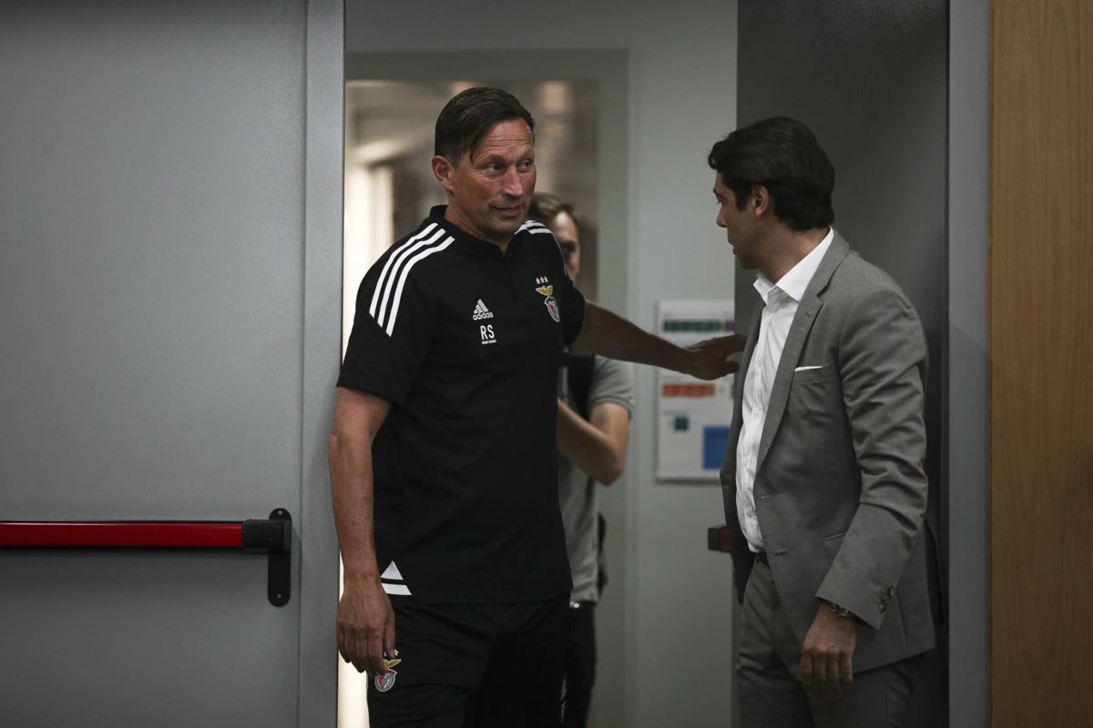 Imagem de contexto do artigo Benfica preso a Roger Schmidt: indemnização terá de ser paga na totalidade