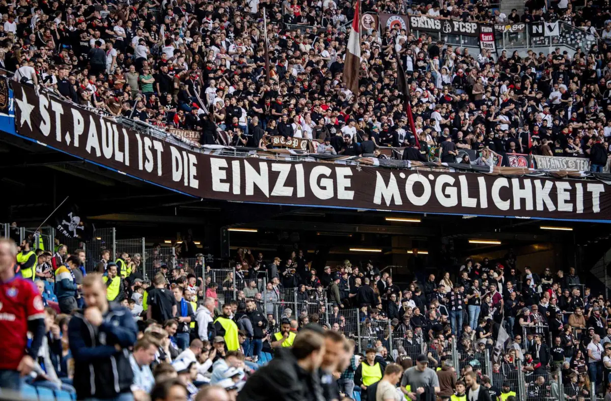 Imagem de contexto do artigo Jogou no Aves e subiu com o St. Pauli: "Pelo culto e paixão, é especial este regresso à Bundesliga"