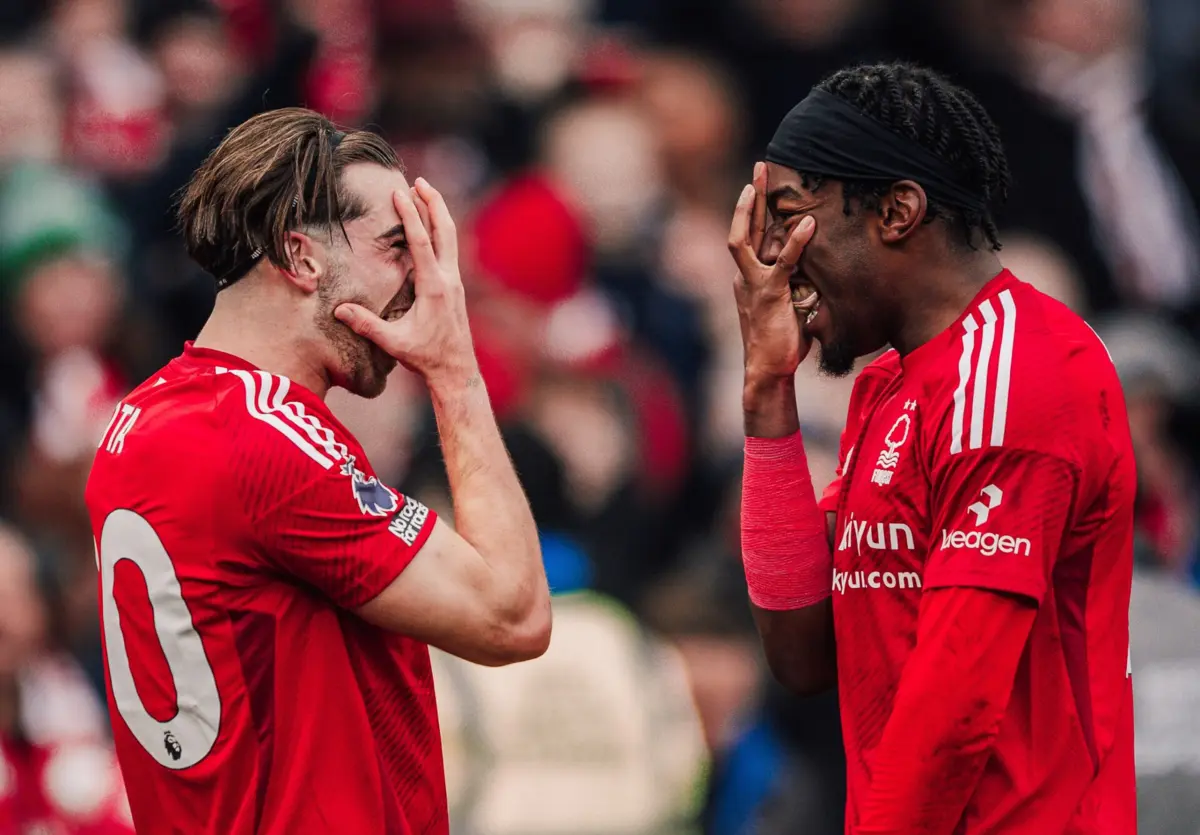 Jota e Elanga (créditos: Nottingham Forest)