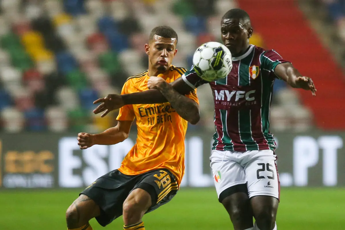 Shinga à direita (Créditos: Lusa)