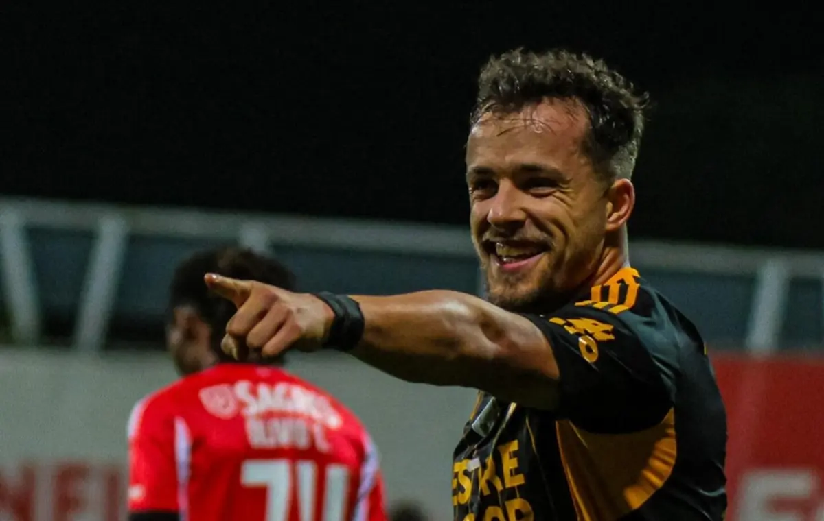 Imagem de contexto do artigo Lusitânia de Lourosa interrompe série imbatível do Benfica B na II Liga