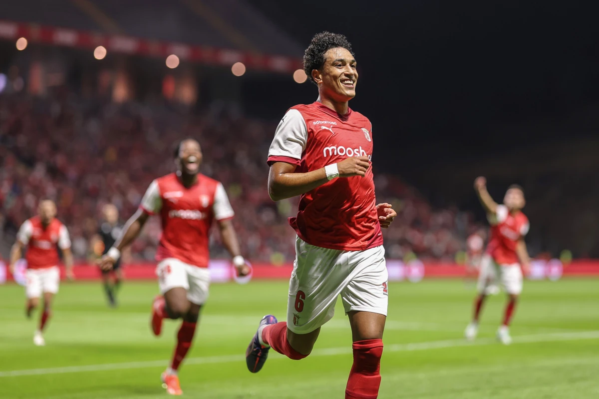 Vitor Carvalho festeja o golo. (Miguel Pereira)