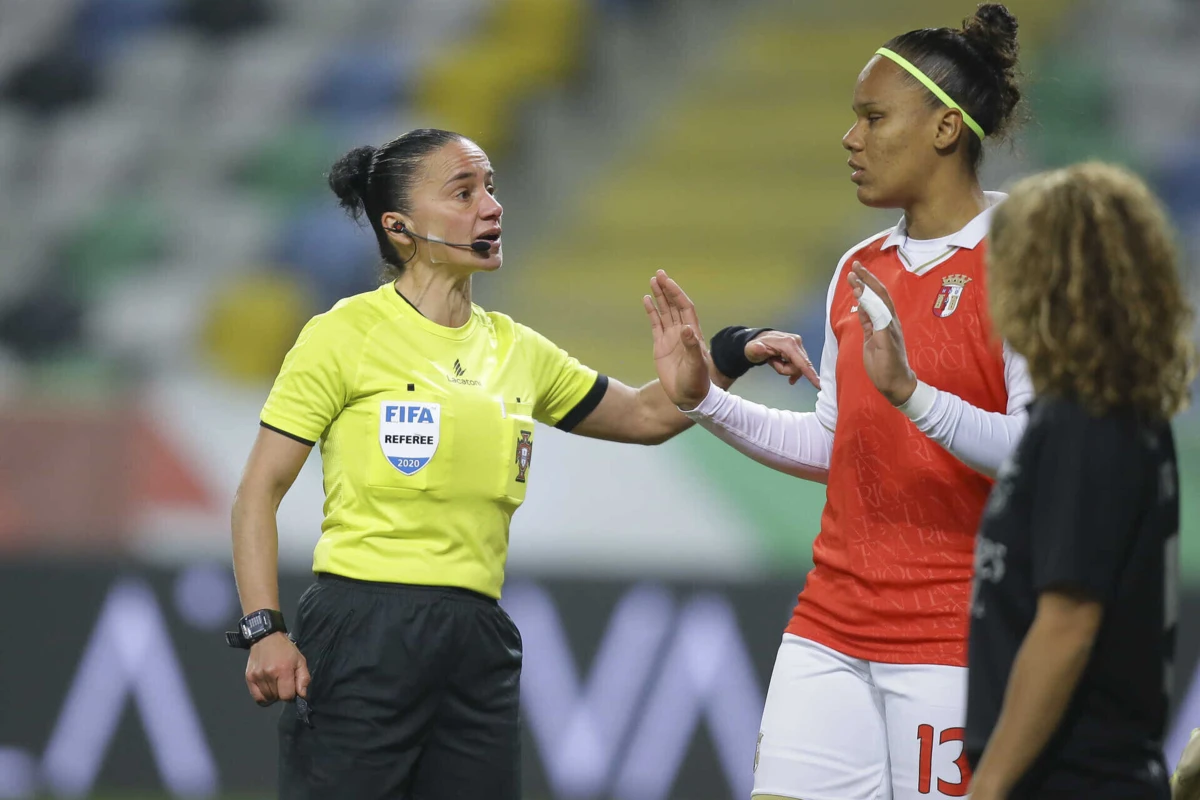 Imagem de contexto do artigo Sandra Bastos vai apitar jogo de qualificação para a Liga dos Campeões feminina