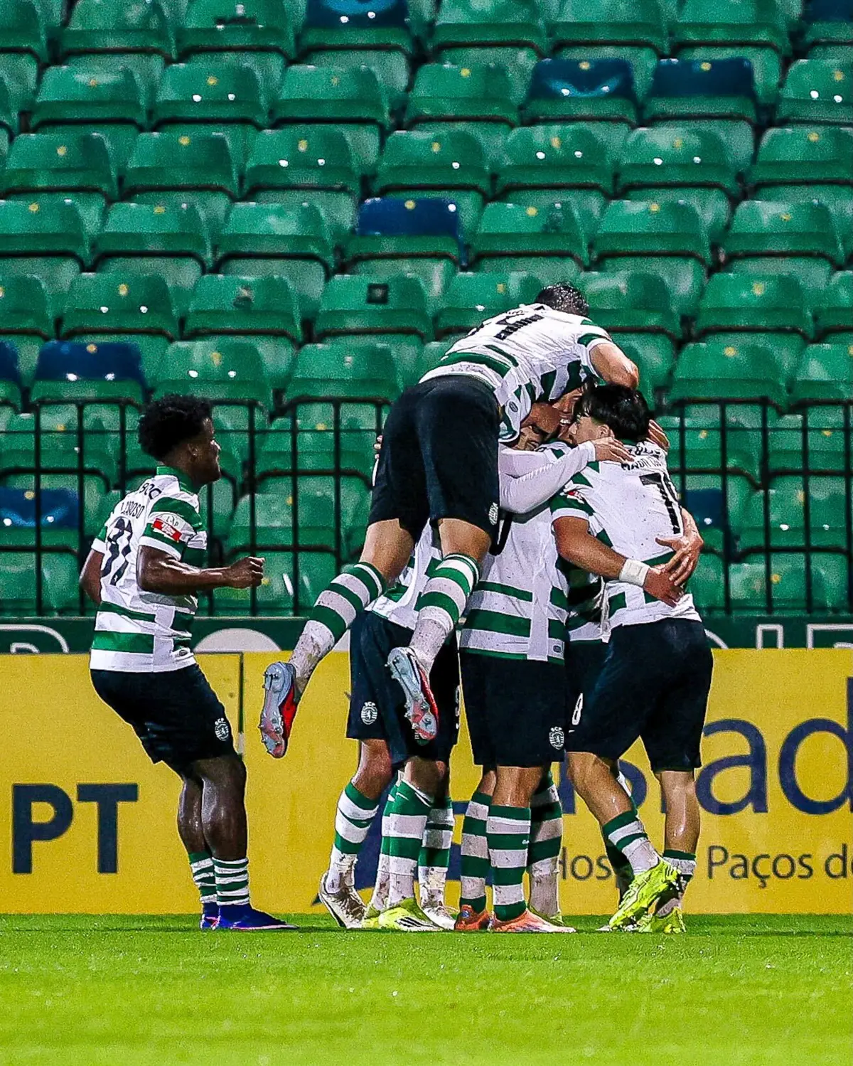 Imagem de contexto do artigo Sporting B vence em Paços de Ferreira e sobe ao pódio da II Liga