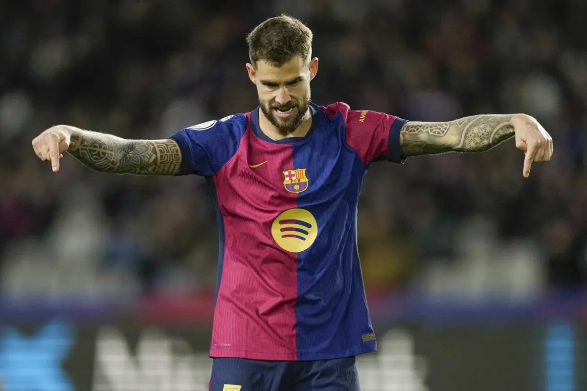 Imagem de contexto do artigo Al Nassr atento a possível rescisão no Barcelona para reforçar a defesa